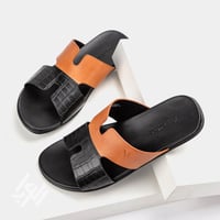 مداس أسود وعسلي طبي ماركة فيكتور كلارك