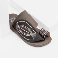 نعال خليجي طبي إيطالي جلد رمادي وأسود مطرز