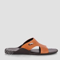 حذاء جلد عسلي ونعل بني طبي فيكتور كلارك