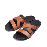 نعال فيكتور كلارك بلون عسلي