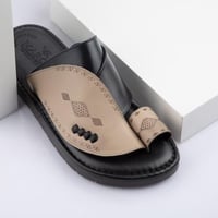 مداس إيطالي بيج وأسود