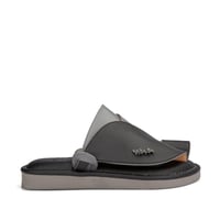 حذاء شرقي طبي من الجلد الاسود والرمادي الطبيعي