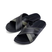 نعال اسود وزيتي جلد طبيعي فيكتور كلارك