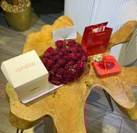 تنسيق كيكة كانديرا مع الورد