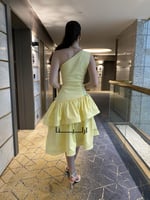 فستان مريم اصفر