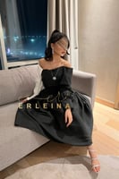 فستان اسود قصير ناعم