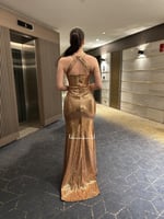 فستان فيا ذهبي