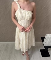 فستان اسه دانتيل اوف وايت