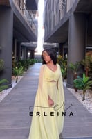 فستان اصفر ناعم