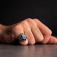 خاتم رجالي فضة استرليني مزين باحجار زركون زرقاء