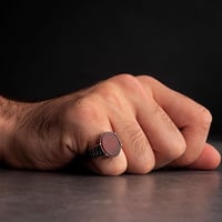 خاتم رجالي فضة مزين بحجر العقيق الأحمر المضغوط ونق...