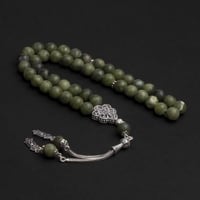 سبحة بحجر اليشم الأخضر مع شكة فضة 8مل