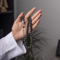 سبحة بحجر لافراكيت مع شكة فضة 10 مل