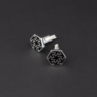 كبك رجالي فضة مع تصميم زخرفي