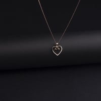 سلسال فضة عيار 925 جولدن روز بتصميم القلب والسهم