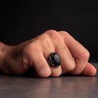 خاتم رجالي فضة استرليني مزين بحجر أونكس أسود ملكي