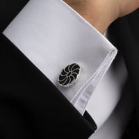 كبك رجالي فضة بتصميم منحوت فخم