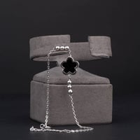 اسوارة فضة نسائي مزينة بحجر اونكس اسود مع تصميم ال...