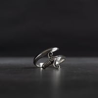 خاتم رجالي فضة استرليني مع تصميم السيف الجذاب