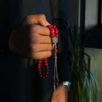 سبحة بحجر الكوارتز الاحمر مع شكة فضة 8مل