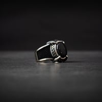 خاتم رجالي فضة استرليني مزين بحجر أونيكس أسود