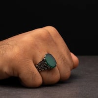 خاتم رجالي فضة مزين بحجر العقيق الأخضر المضغوط ونق...