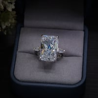 خاتم راقي ومميز، حجر رئيسي 8.5 قيراط ا WR009