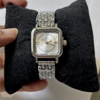 ساعة للأطفال مربع فاخره من الحديد الصلب ,ثبات اللو...