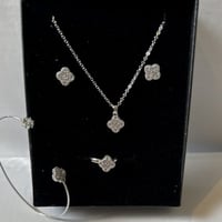 طقم فضي زركون للبنات