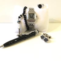 5 قطع من مجموعة الطفل المدلل ,سبحة ,خاتم ,ساعة يد...