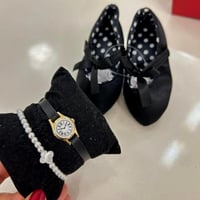 كعب اسود من6-12شهر وساعه زينه وأسوارة