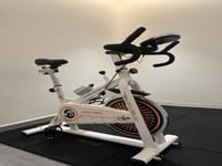 دراجة رياضية ثابتة - spinning bike