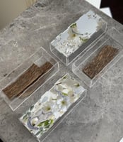 علبة توزيعات بغطاء مرايا وتصميم