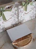 قاعدة ذهبيه فاخره مع كيس بالتصميم