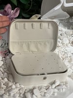 حقيبة مجوهرات كبيره ( جلد ابيض )