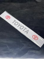 استكر ابواب تويوتا ابيض (كتابة بلاسود)