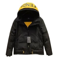 جاكيت فيندي أسود و أصفر