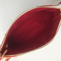 شنطة لويس فيتون بيضاء