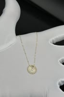 عقد دائرة مفرع ذهب تصميم الماس عيار 18 وزن 0.9 جرا...