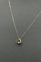 عقد الماس وزن الذهب : 0.71 جرام وزن الألماس : 0.08...