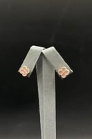 حلق وردة مع صدف ملون عيار 18 وزن من 2 الى 2.1 جرام