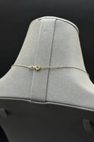 عقد اطفال فراشة مع فص ذهب تصميم الماس عيار 18 وزن...