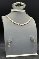 طقم ذهب تصميم الماس عيار 18 وزن 16.2 جرام