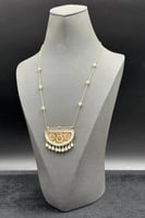 عقد شناف ذهب مع لؤلؤ عيار 18 وزن 6.5 جرام