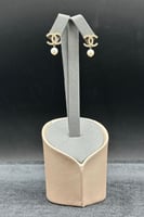 حلق ذهب تصميم الماس عيار 18 وزن من 4.6 الى 4.7 جرا...