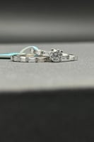 دبله توينز ذهب تصميم الماس انيق لأطلالة رائعة