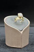 دبله ذهب تصميم الماس مع فص سوليتير عيار 18 وزن من...