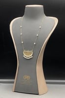 عقد اشناف ذهب مع لؤلؤ تصميم الماس عيار 18 وزن 6.5...