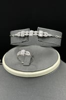 طقم ذهب ابيض تصميم الماس عيار 18 وزن 23 جرام