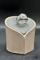 خاتم ذهب ابيض تصميم الماس عيار 18 وزن 3.8 جرام